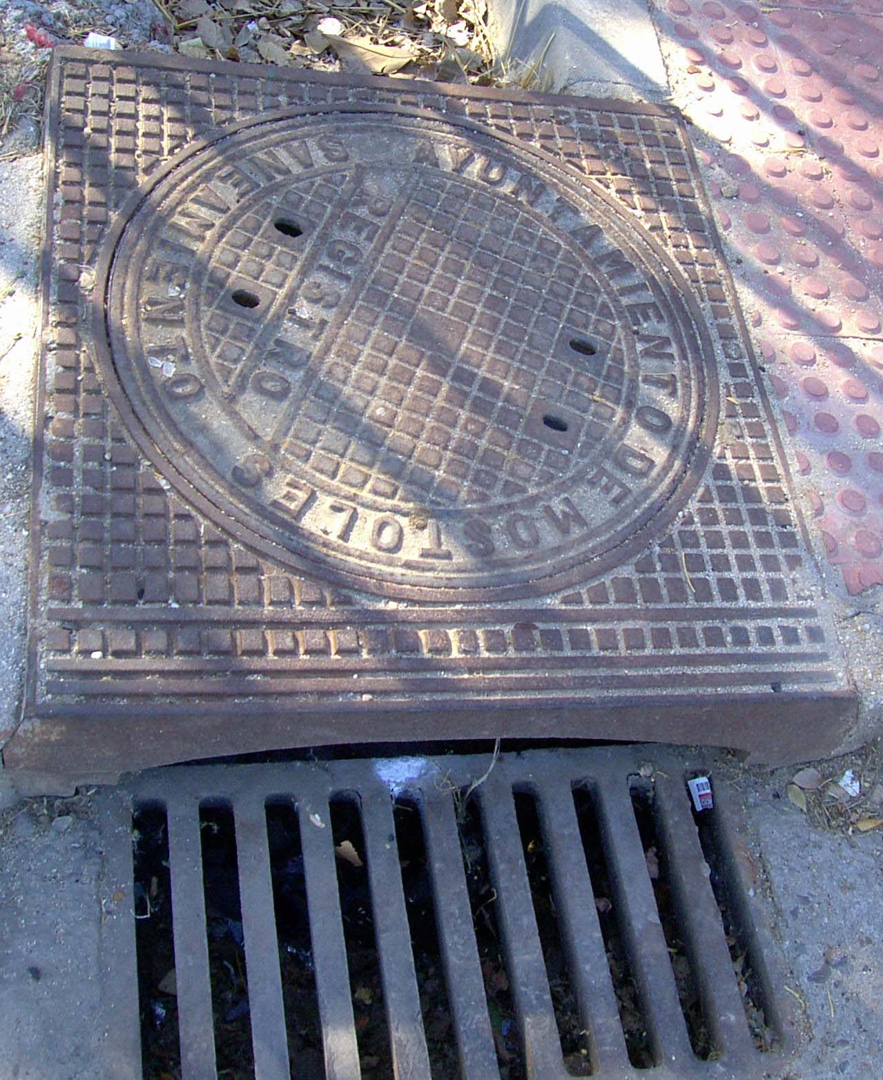 El vertido de aguas residuales en las ciudades es un grave problema medioambiental que se puede reducir utilizando biotecnologas. Imagen: De Mier y Leva