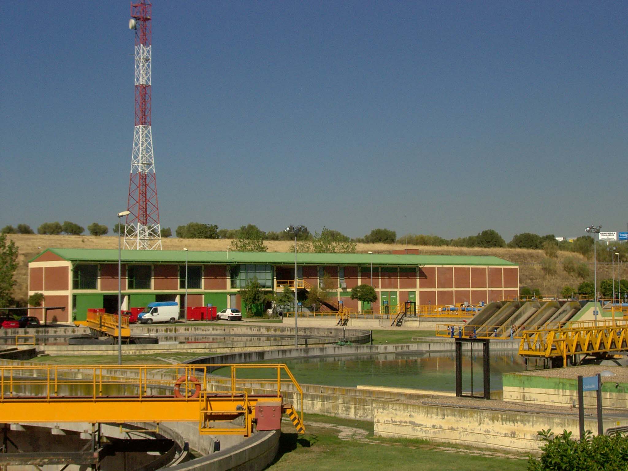 Depuradora de aguas residuales de un ncleo urbano. Imagen: De Mier y Leva